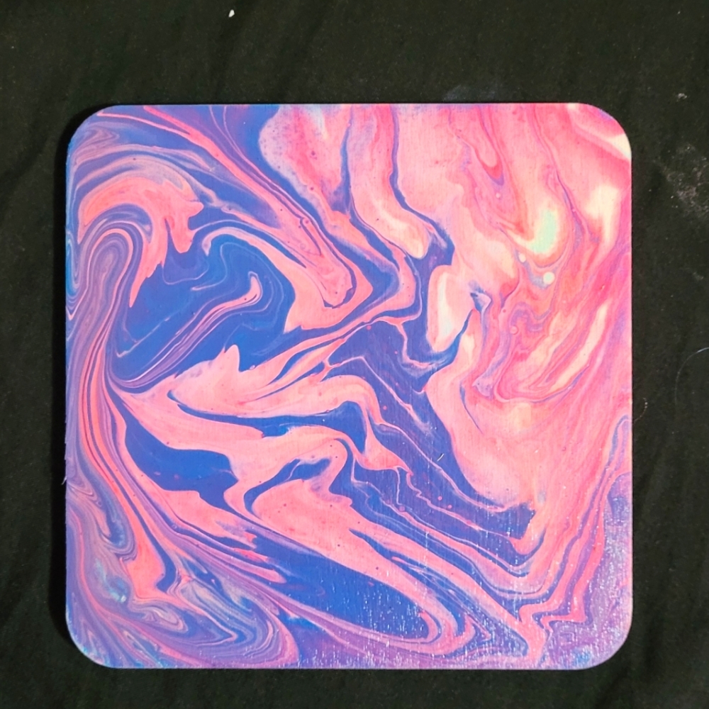 Acrylic pour magnet